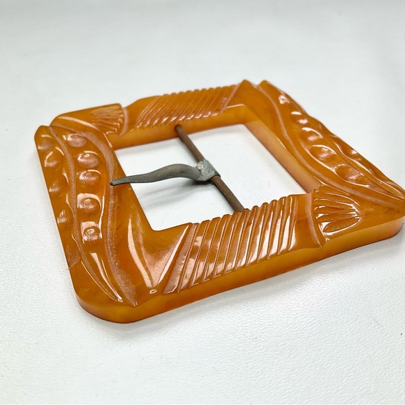 Art Deco Carved Bakelite Buckle 1930’s Beautifully Carved - Picture 3 of 6